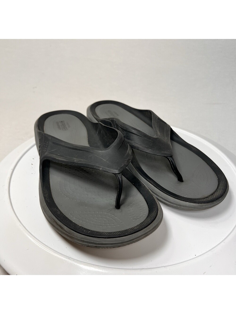 Crocs Swiftwater Wave Flip Flops Black Gray Lightweight Comfort Sandals Men’s 12